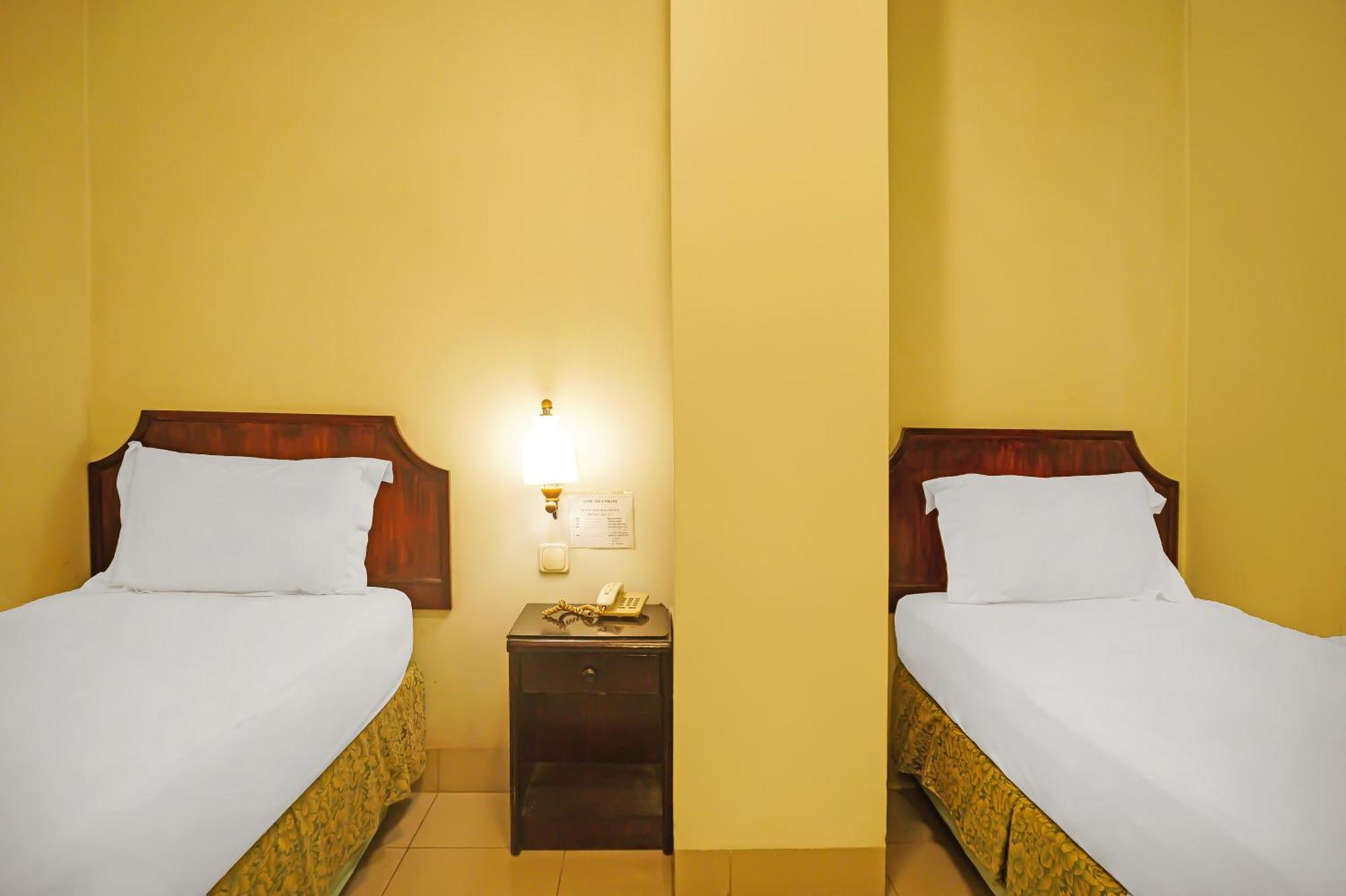 Super Oyo Collection O 92690 Hotel Limas Palembang Zewnętrze zdjęcie